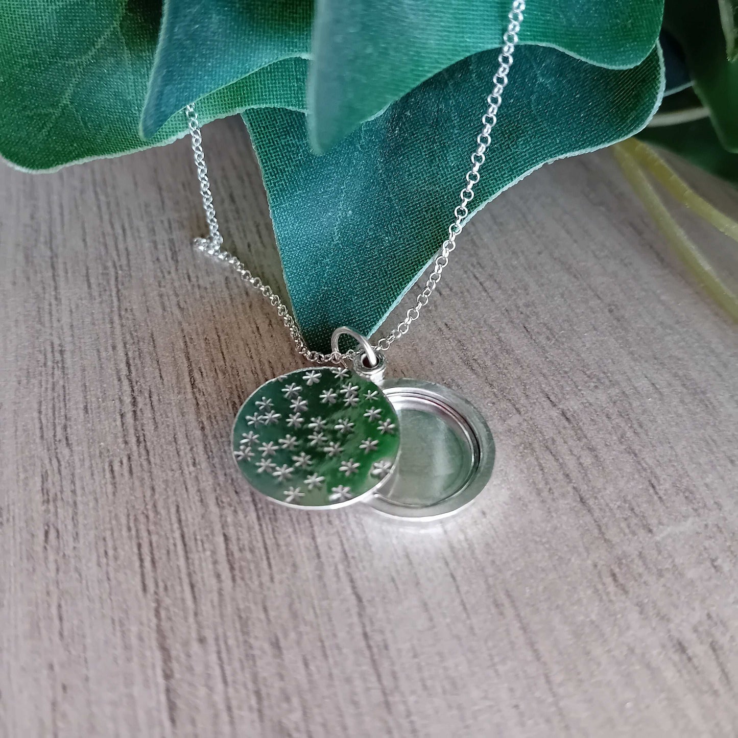 Sterling Silver Star Textured Swing Hinge Locket