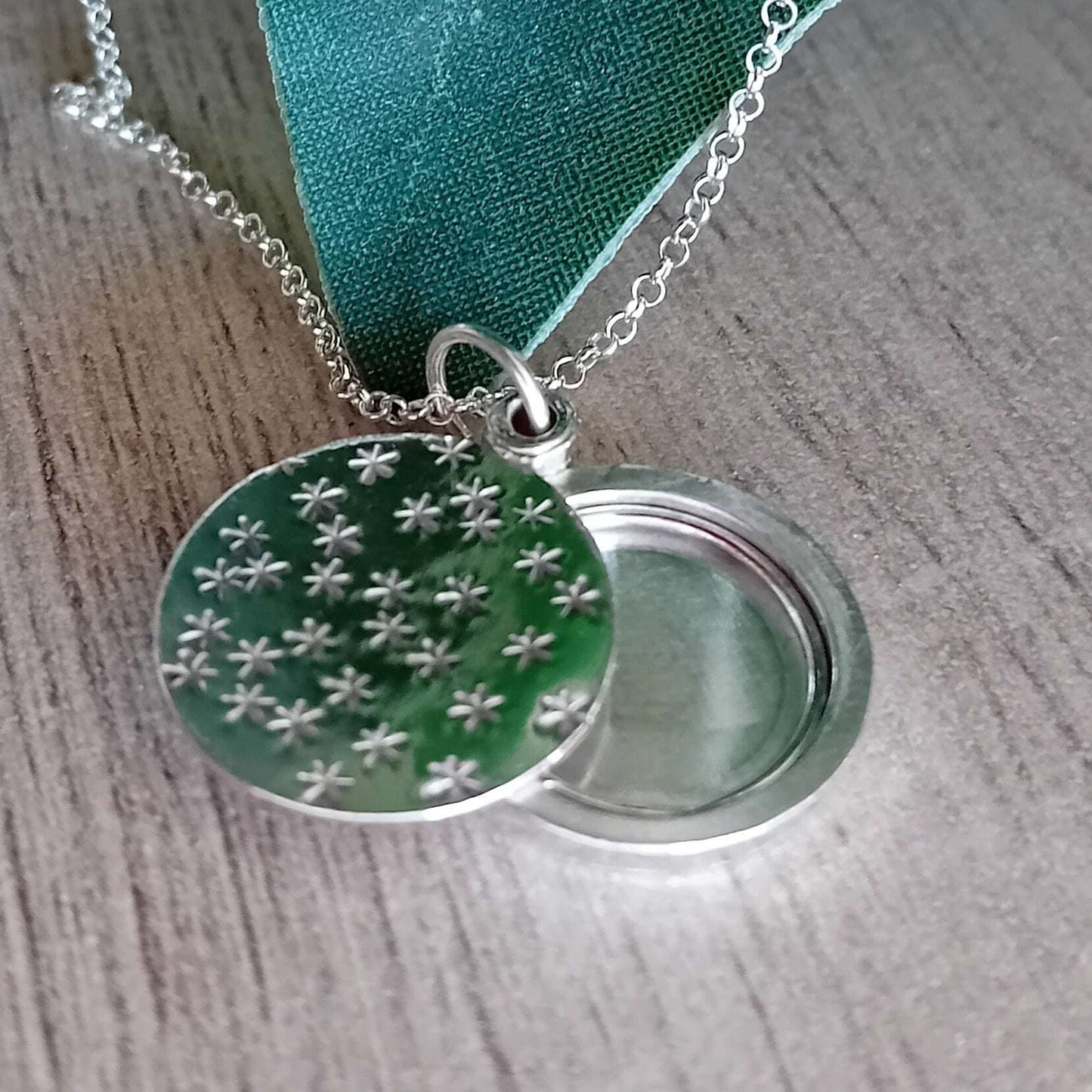 Sterling Silver Star Textured Swing Hinge Locket