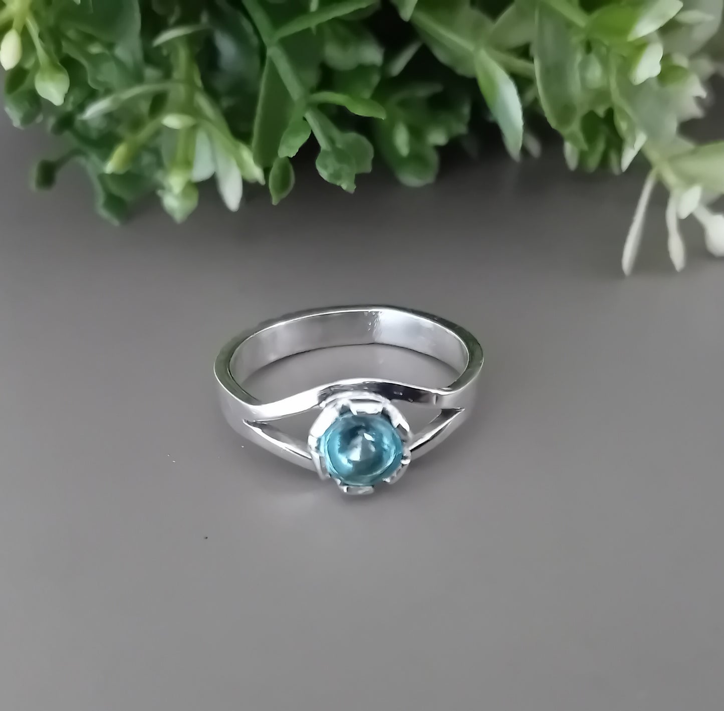 Sky Blue Topaz and Sterling Silver Split Ring