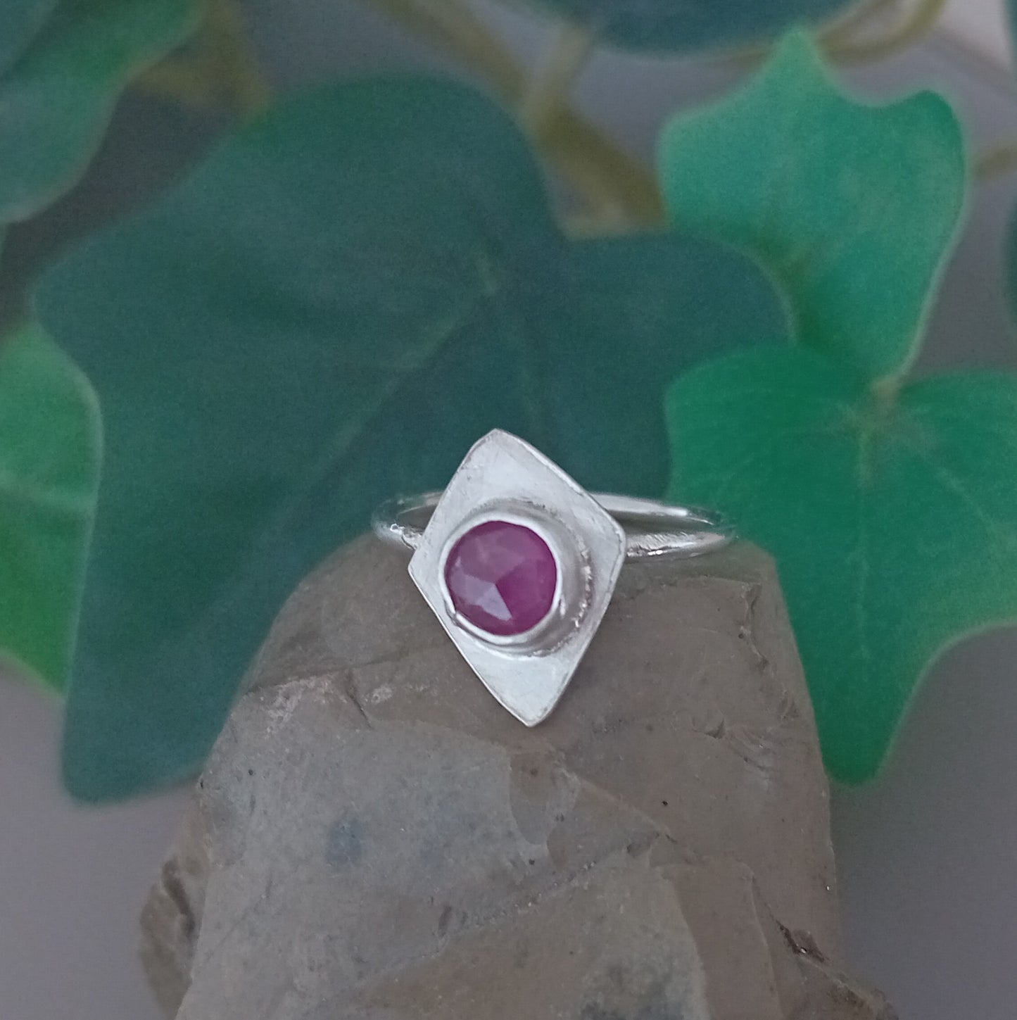 Handmade sterling Silver Kite Shaped Ring Set with Ruby