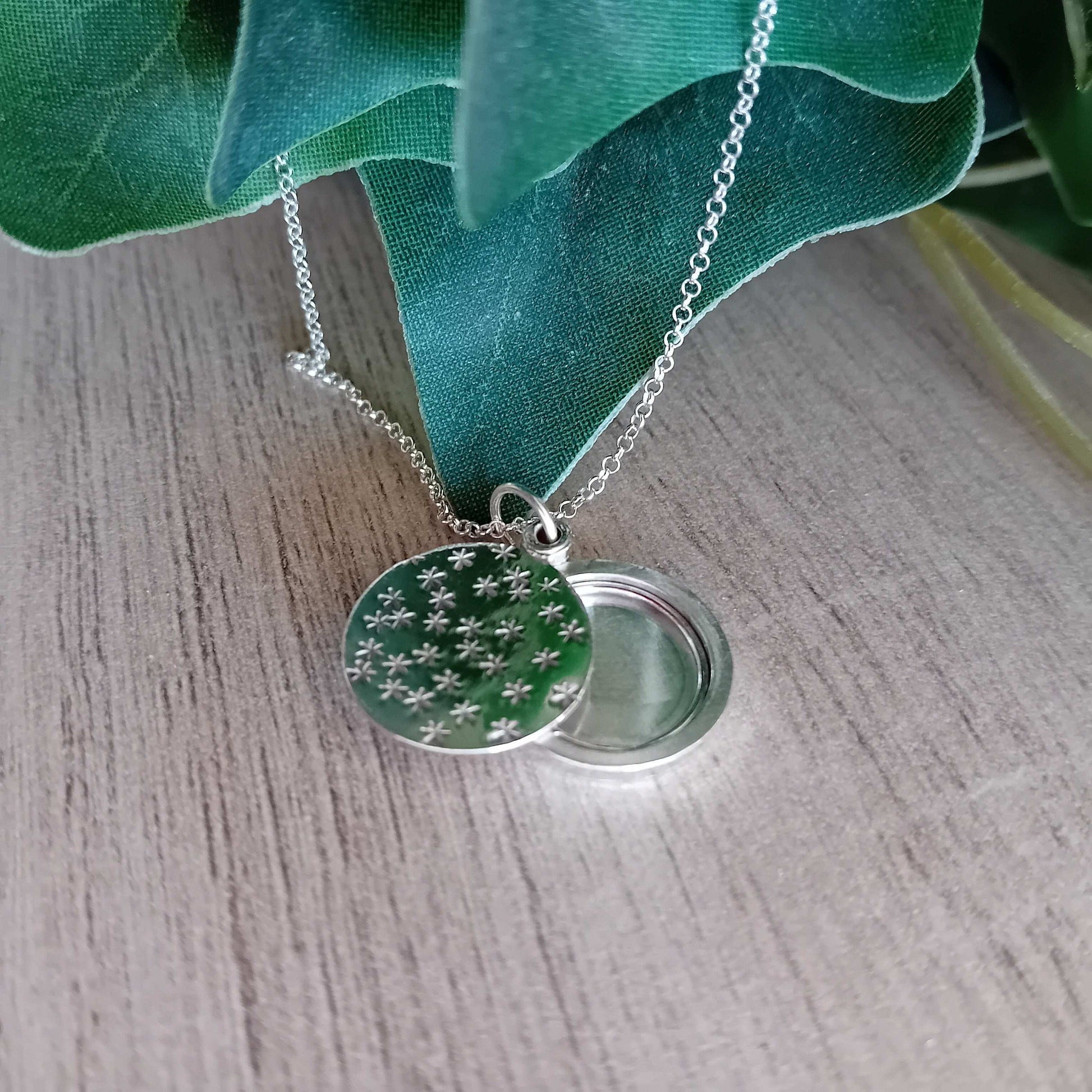 Sterling Silver Star Textured Swing Hinge Locket